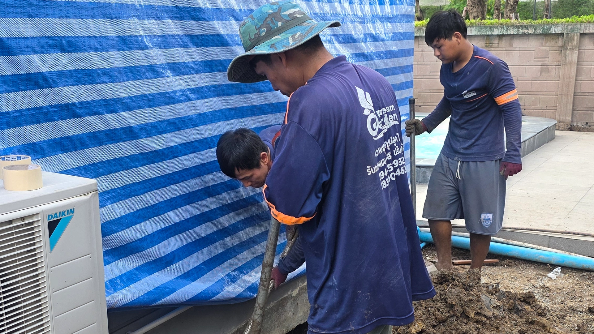 ผลงานปิดโพรงใต้บ้าน